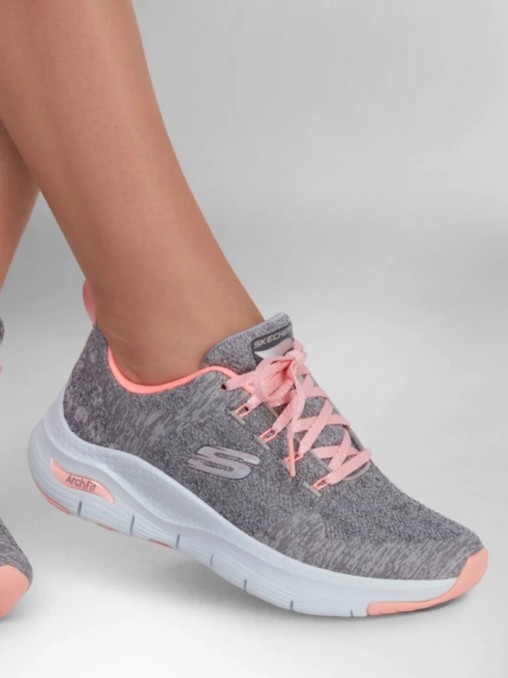 Skechers Women's Arch Fit Comfy Wave Lace Up Shoes
Gray/Pink Size 6.5